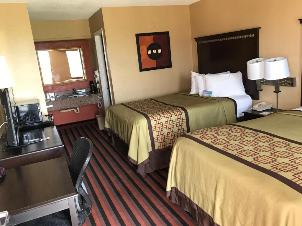 Days Inn by Wyndham Corpus Christi Beach photo 1
