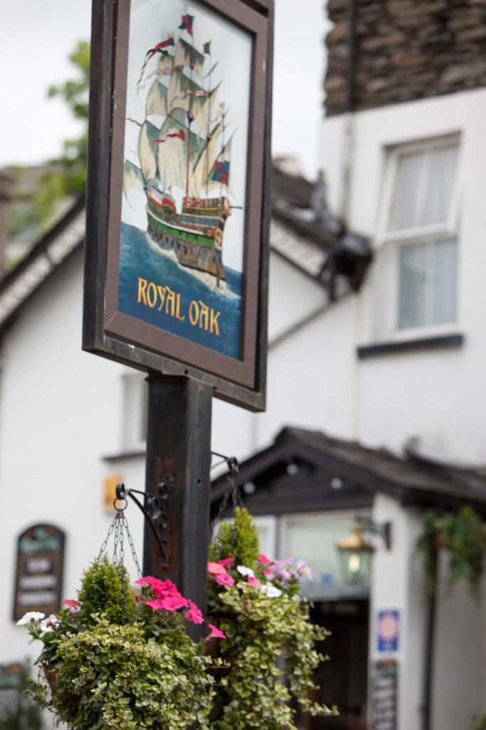 The Royal Oak Inn - Tap to explore photos