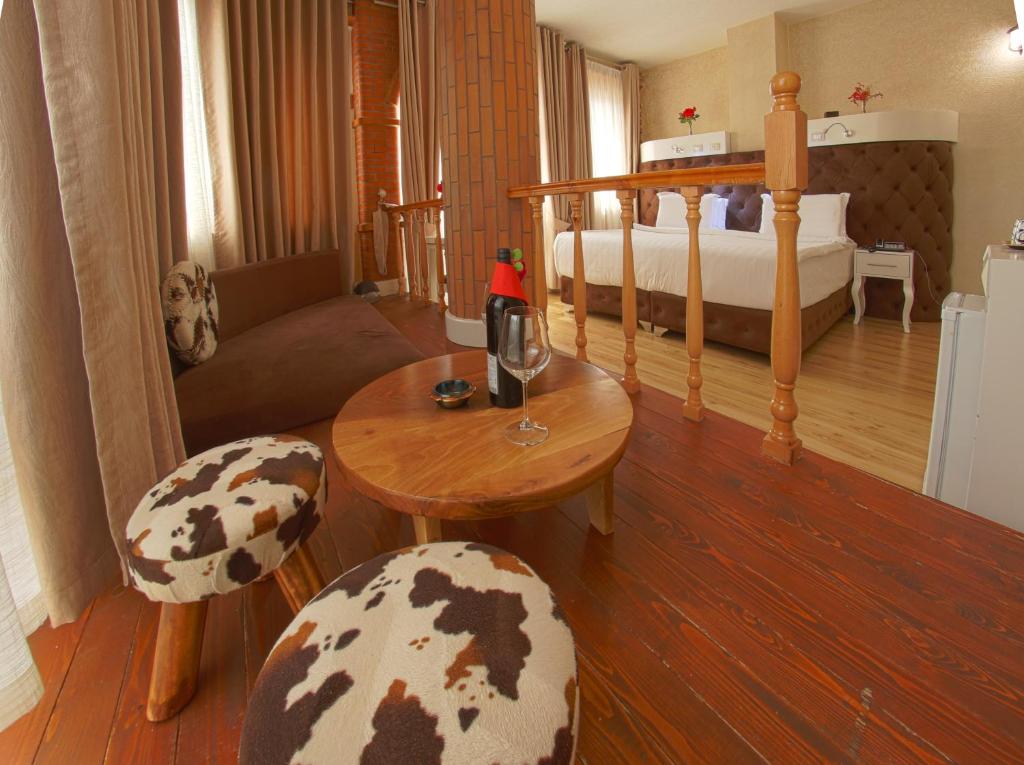 The Red Bricks Hotel photo 1