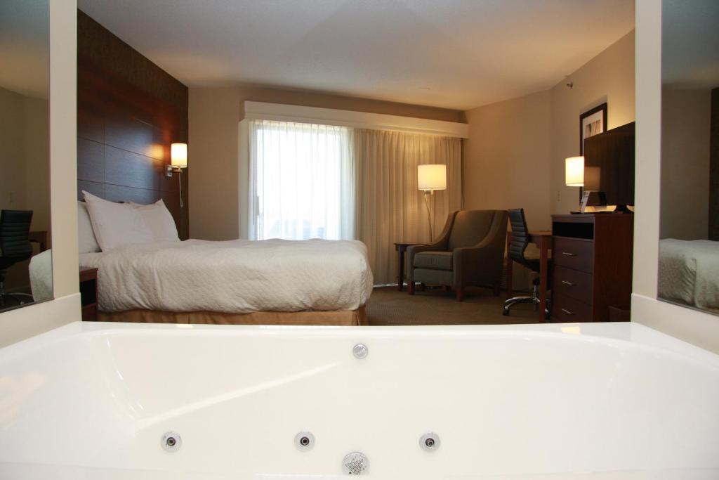 Budget Host Inn & Suites photo 3