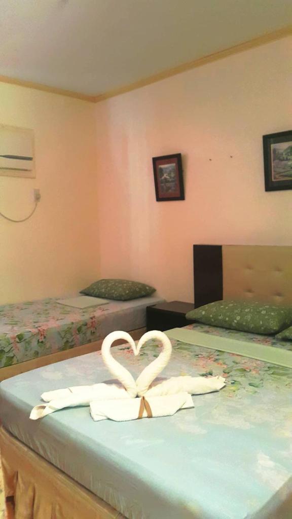 Oslob Malonzo Pension House photo 4