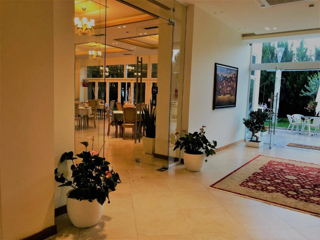 Grand White City Hotel photo 1