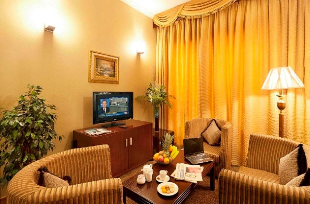 Сьюит (Полулюкс), Отель Sun & Sands Sea View Hotel