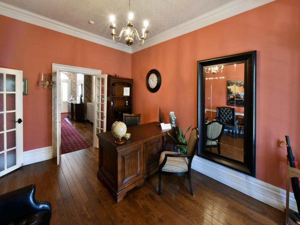 Brockamour Manor Bed and Breakfast photo 2