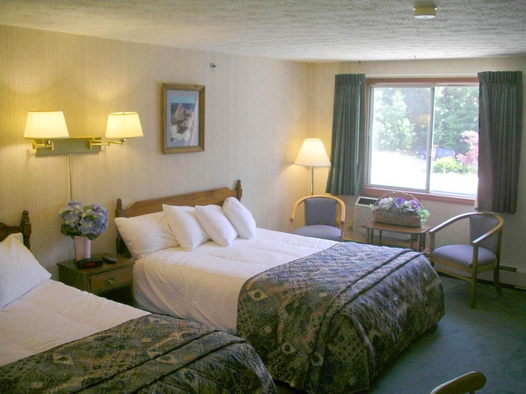 Rhumb Line Resort Room Type - Standard Double Room