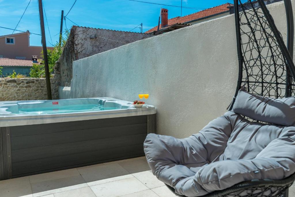 Villa Donato with Jacuzzi photo 4