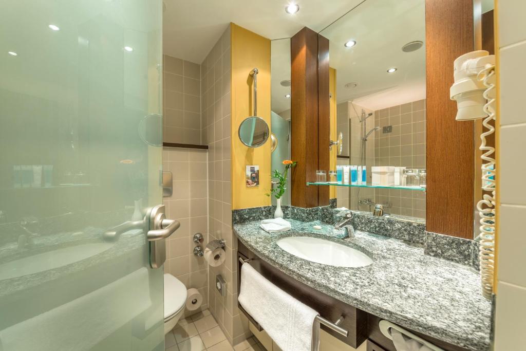 Двухместный (Номер «Комфорт» с кроватью размера «king-size»), Dorint Hotel Frankfurt-Niederrad