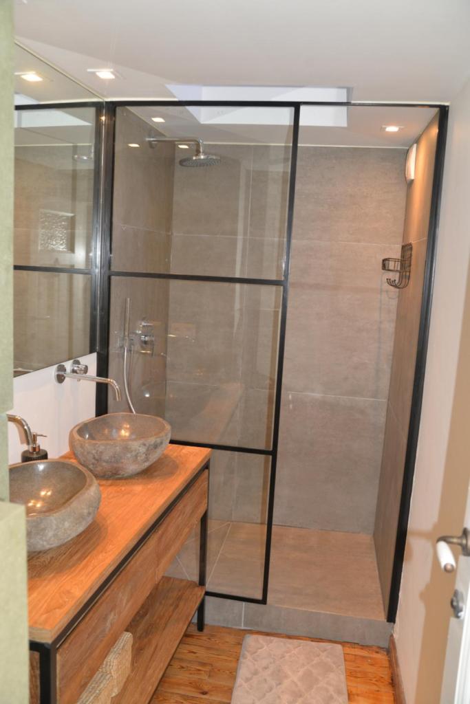 Plezantwerpen, Huize Amoras - Tap to explore photos