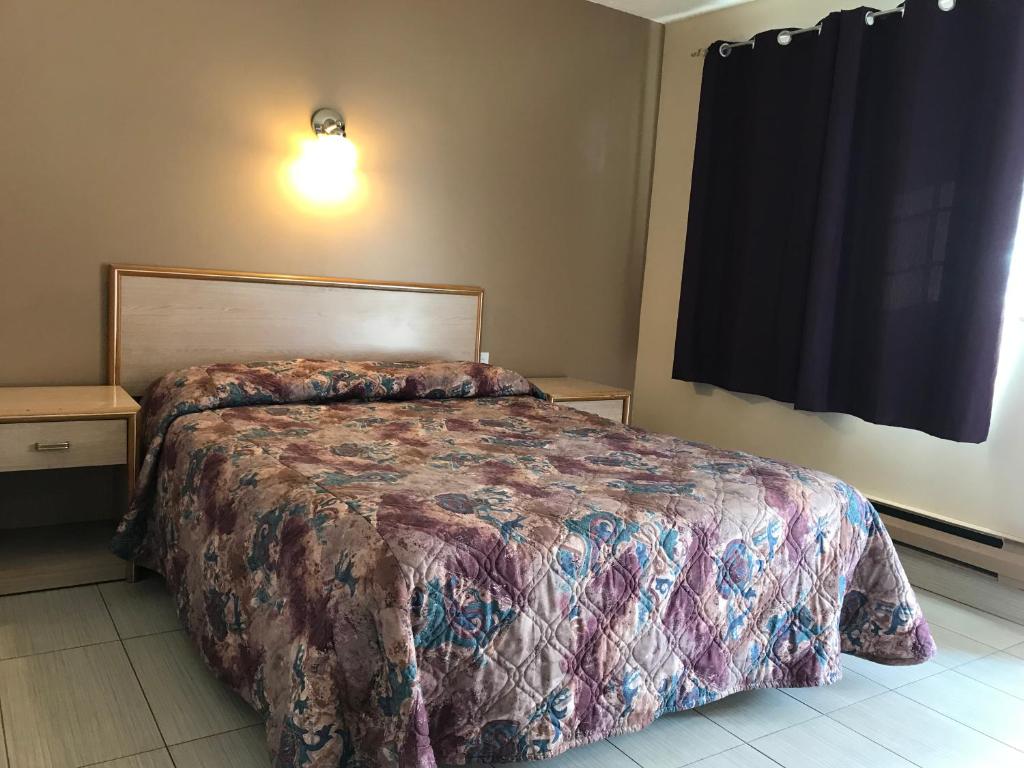 Rider's Motor Inn photo 2