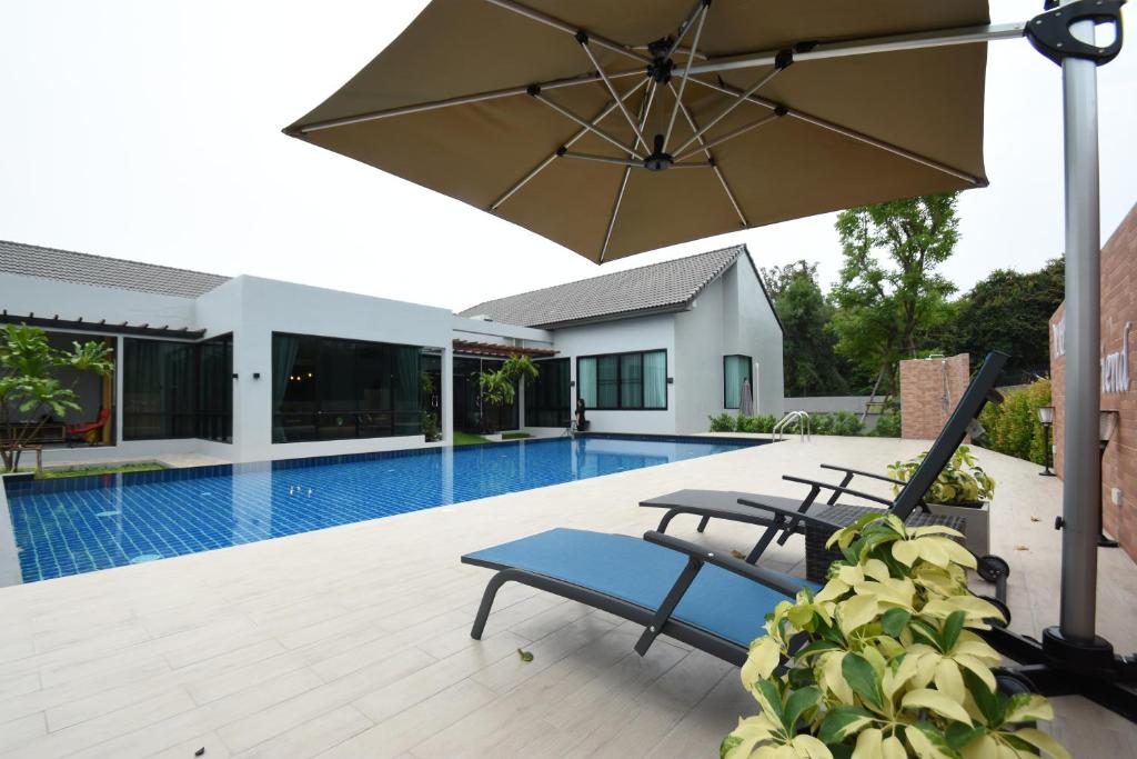 Вилла (Вилла с 4 спальнями и собственным бассейном - Chaiyapruek 2), Natural Park Resort Pattaya
