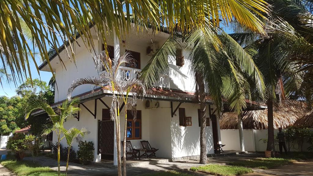 Sandy Beach Hotel photo 1