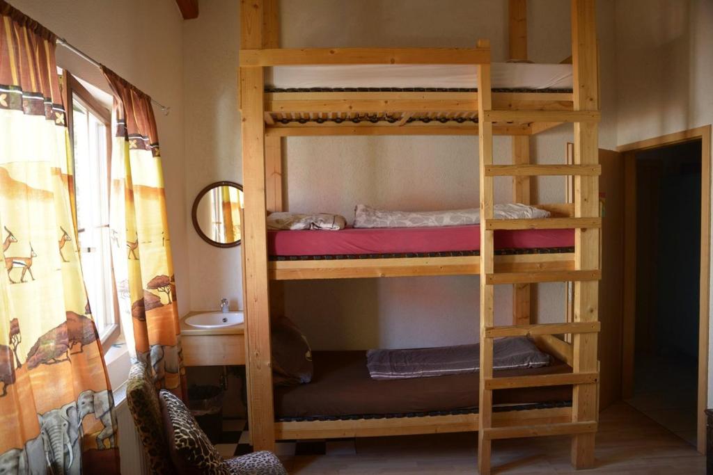 Номер (Кровать в общем 6-местном номере для мужчин и женщин), Gerry `s Backpacker