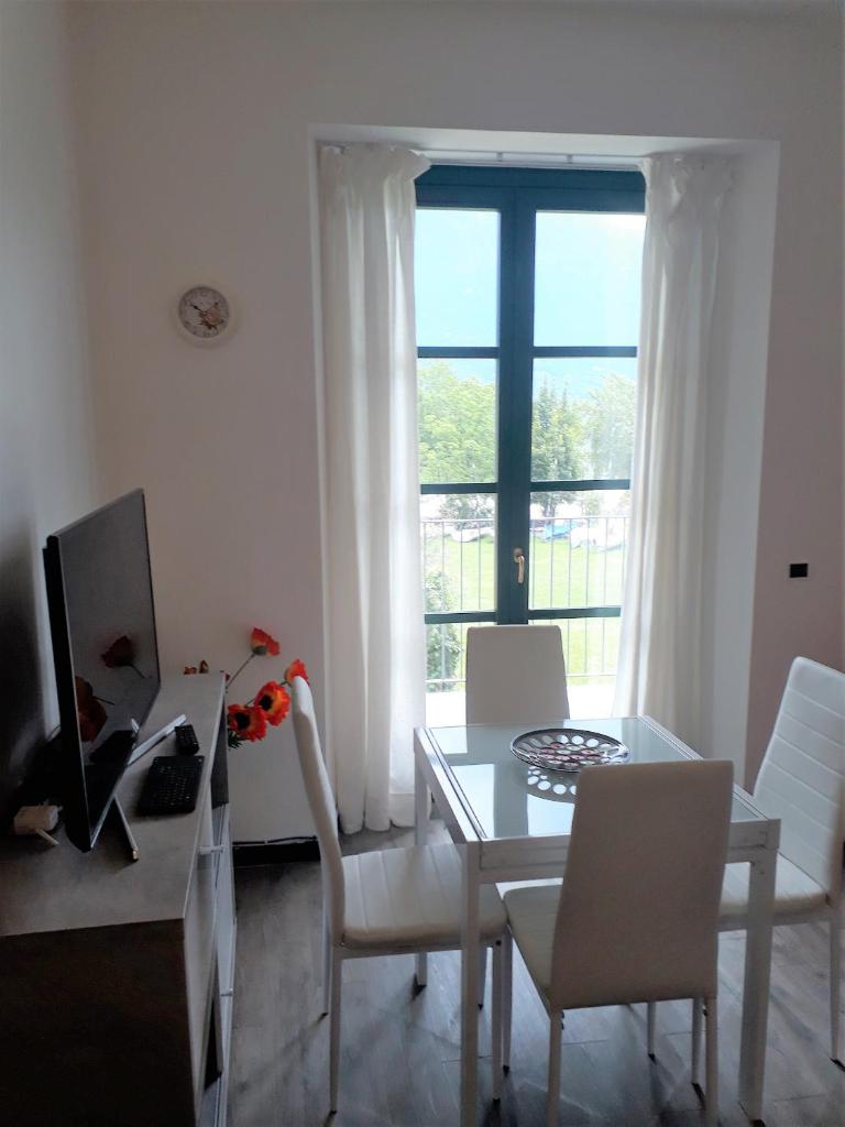 Campione Giulia Exclusive Lakefront apartment by Gardadomusmea photo 3