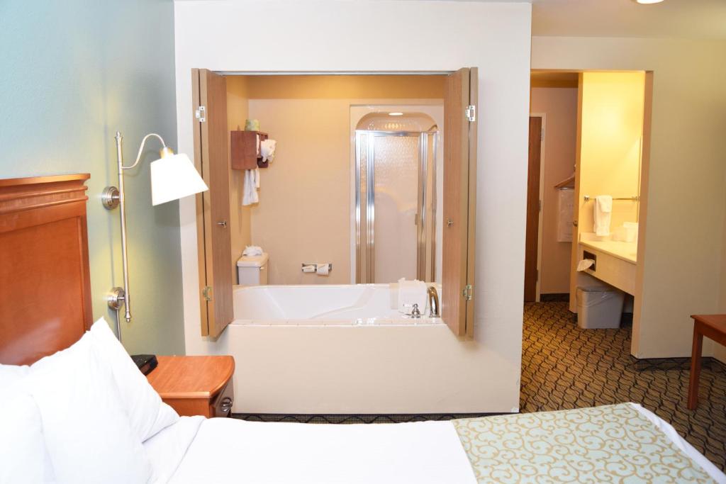 Beachfront Hotel Houghton Lake photo 3