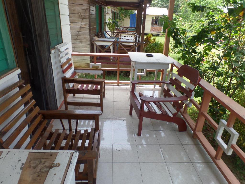 Jah B's Cottages on Beach Road-Negril photo 2