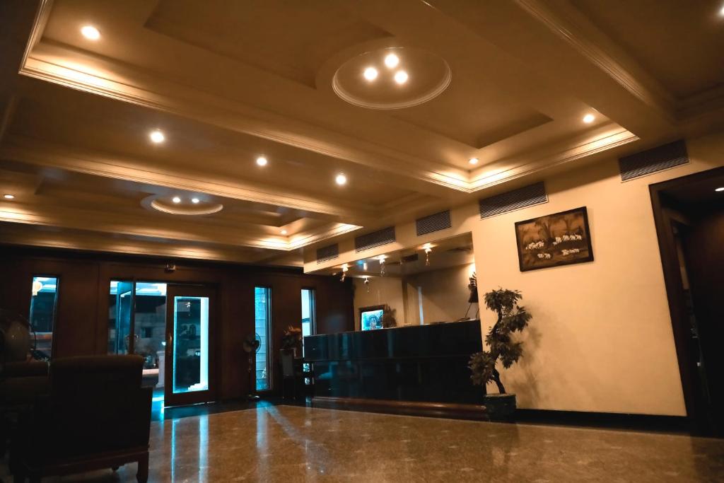 The Hotel Airport photo 1