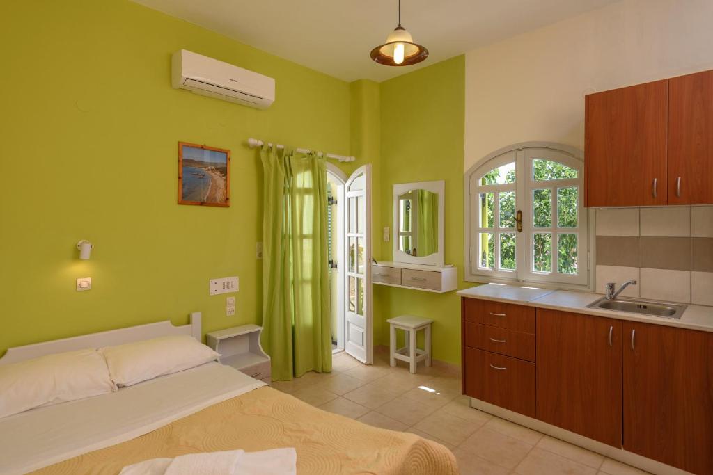 Hotel Kiklamino photo 1