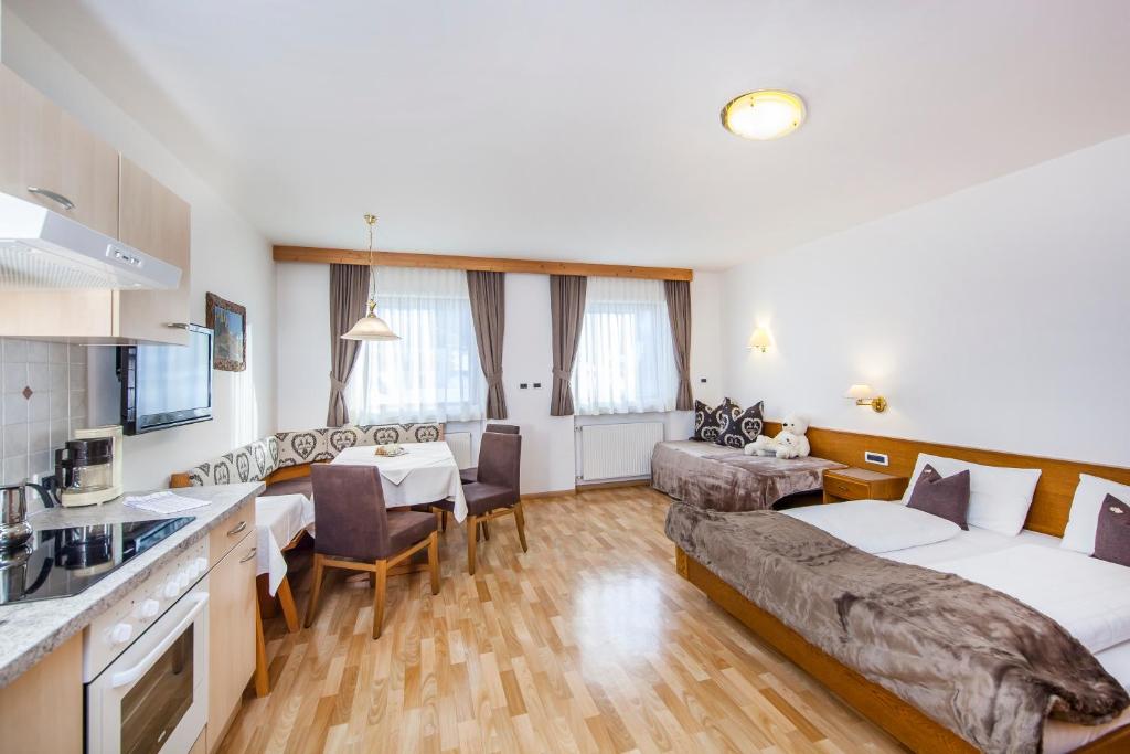 La Majon Apartments photo 2
