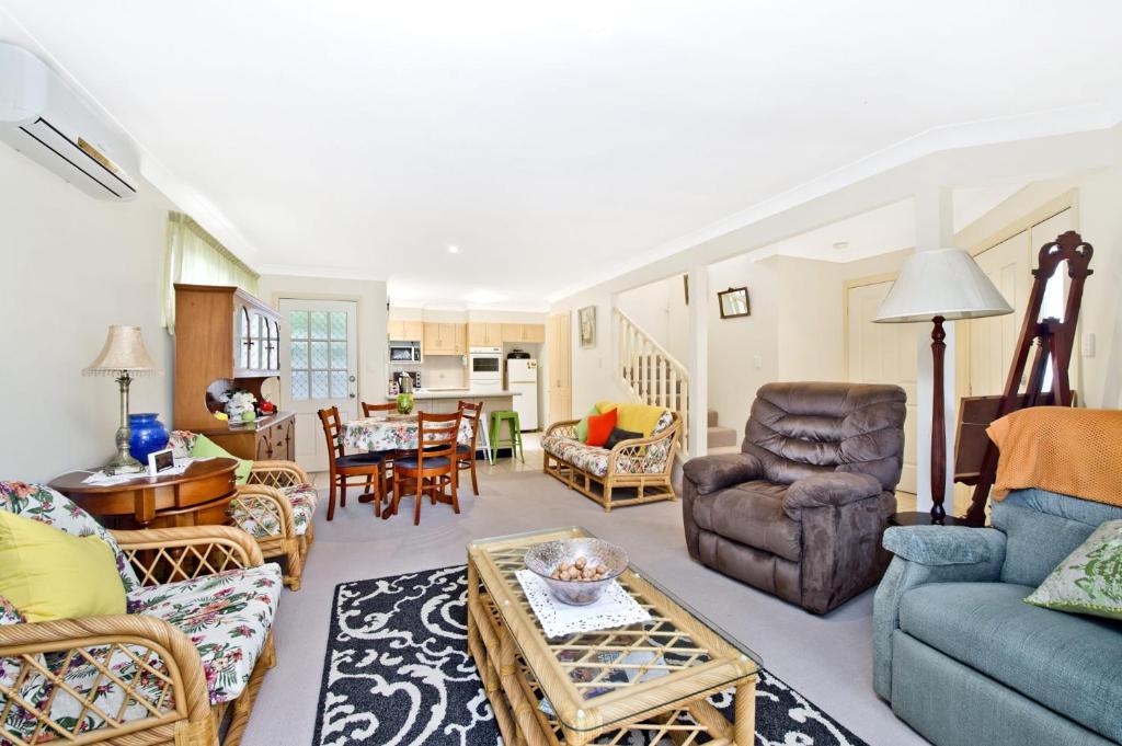 354 Owen Street Port Macquarie photo 3