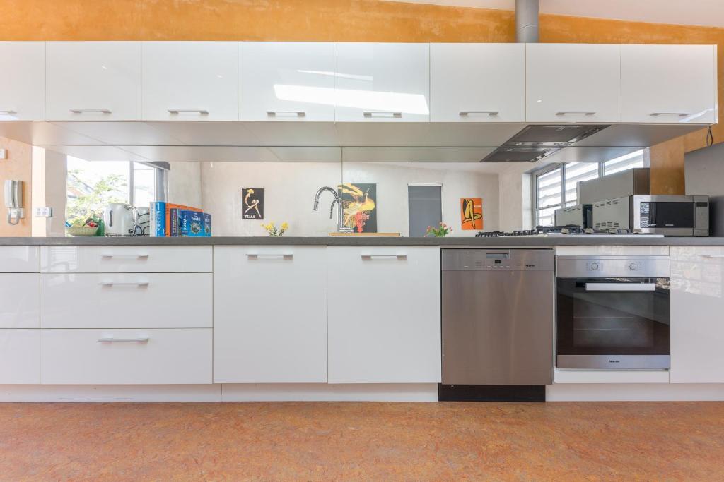 Chic East Sydney Pad photo 2