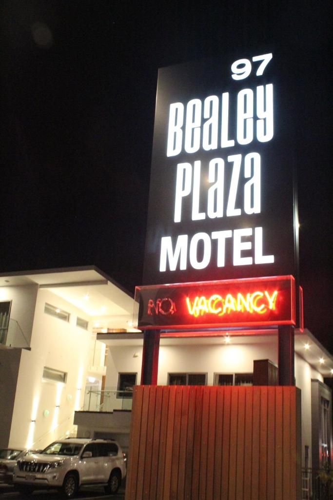 Bealey Plaza Motel photo 4