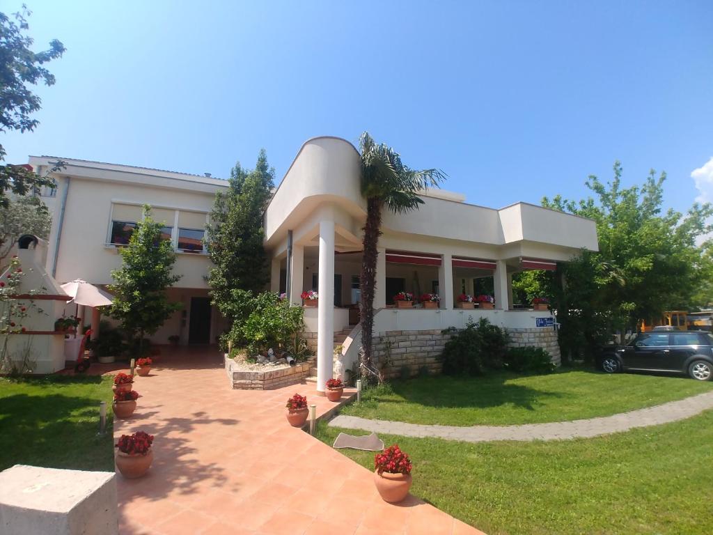 Villa Fontana photo 2