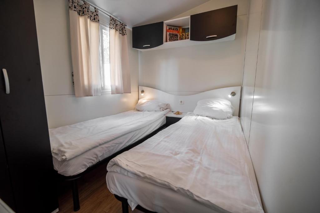 Lake View Mobile Homes with Thermal Riviera Tickets in Terme Čatež photo 4