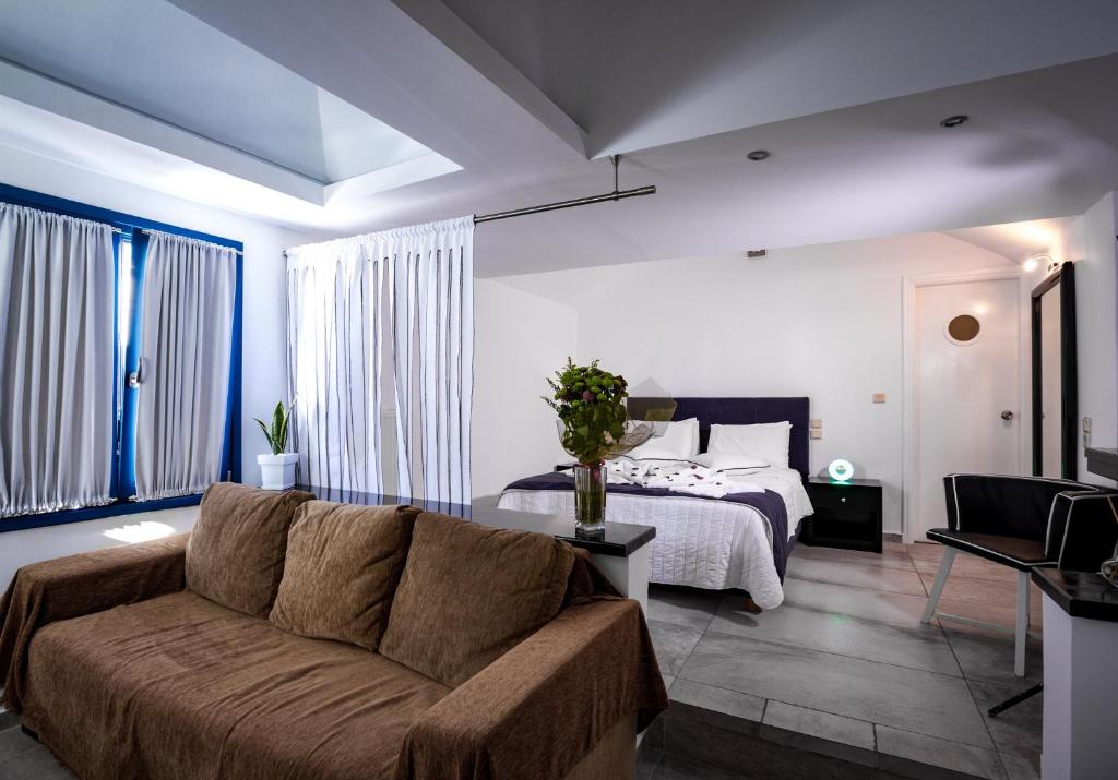 Galaxy Suites & Villas - Tap to explore photos