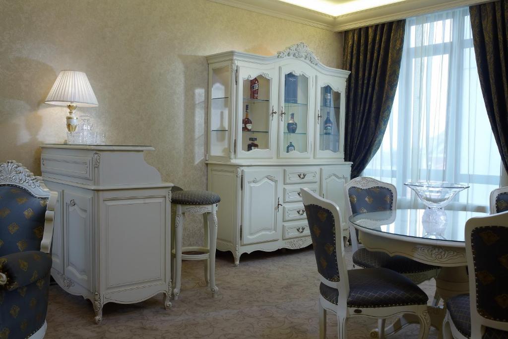 Студио (Номер-студио), Отель Savoy
