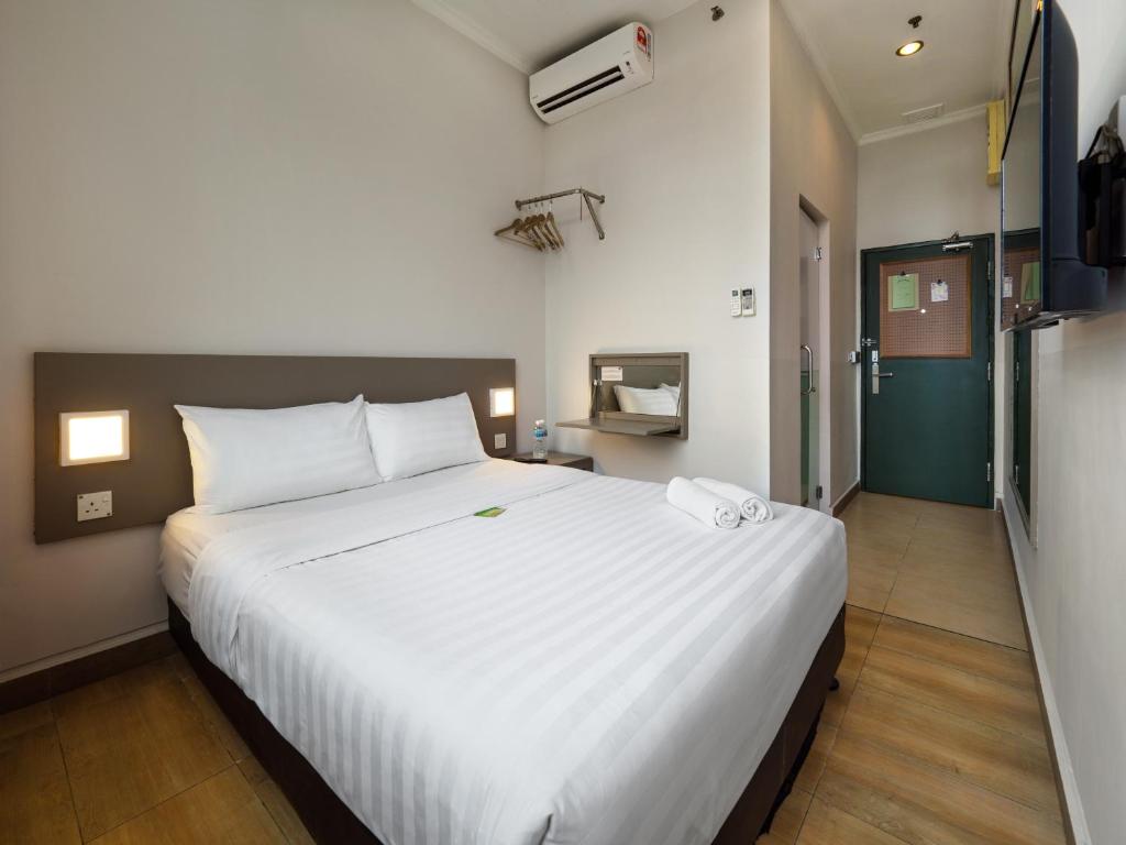 Tune Hotel - 1Borneo Kota Kinabalu photo 2