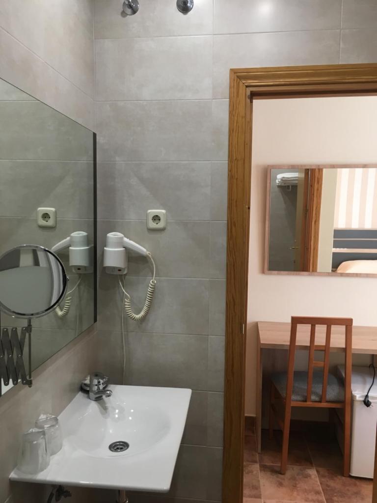 Hostal San Martin Room Type - Triple Room