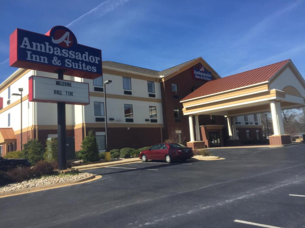Ambassador Inn and Suites Tuscaloosa image