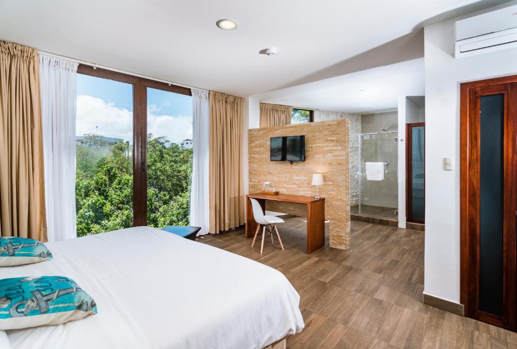 Hotel La Isla photo 2
