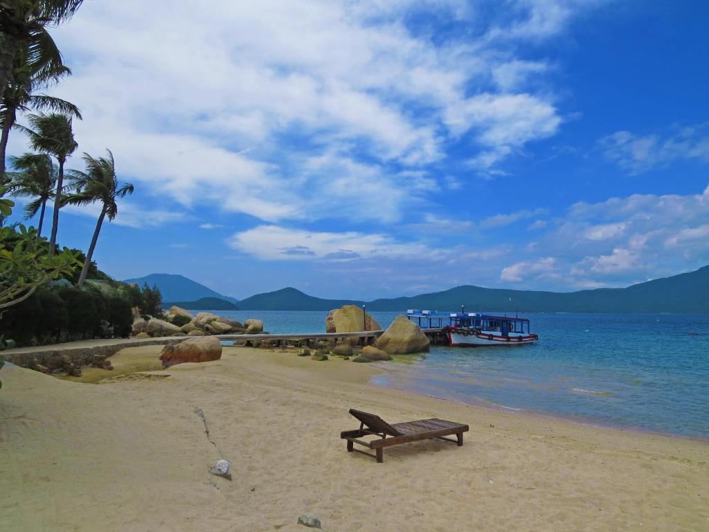 Whale Island Resort