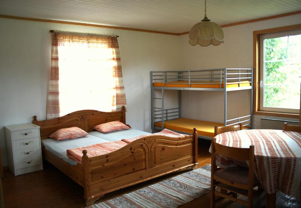 Old timber house photo 3