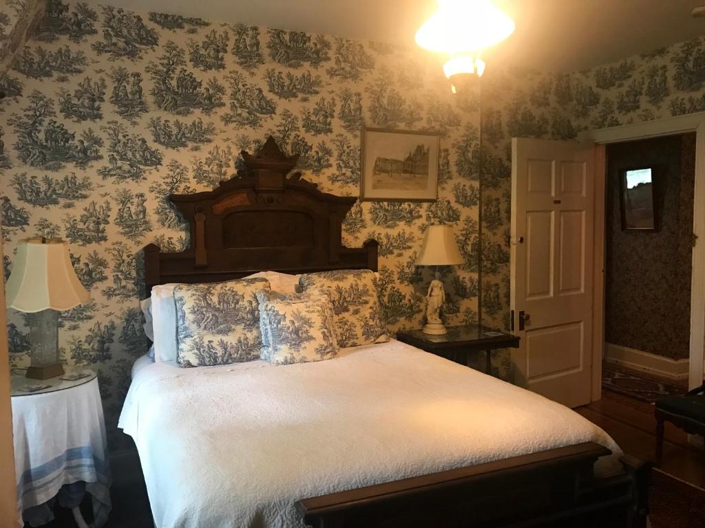 Двухместный (Queen Room with One Queen Bed and Private Bathroom), The Gables Bed and Breakfast Philadelphia
