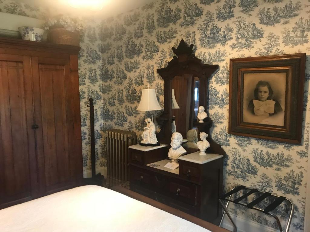 Двухместный (Queen Room with One Queen Bed and Private Bathroom), The Gables Bed and Breakfast Philadelphia