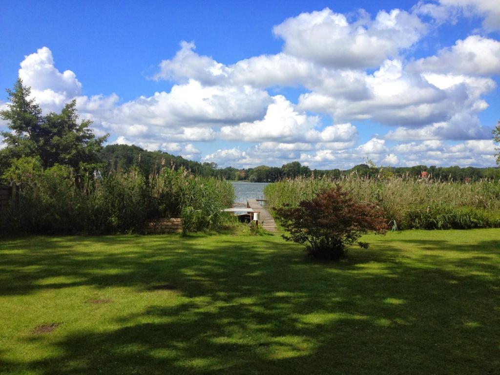 Ferienhaus direkt am See photo 4