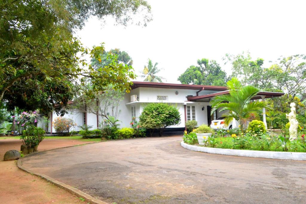 Sama Uyana Holiday Bungalow photo 4
