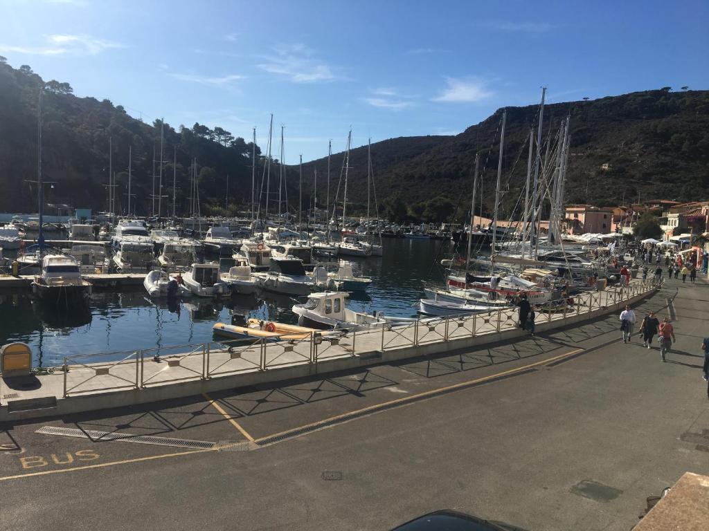 Casa a Capraia porticciolo: vista mare indimenticabile!