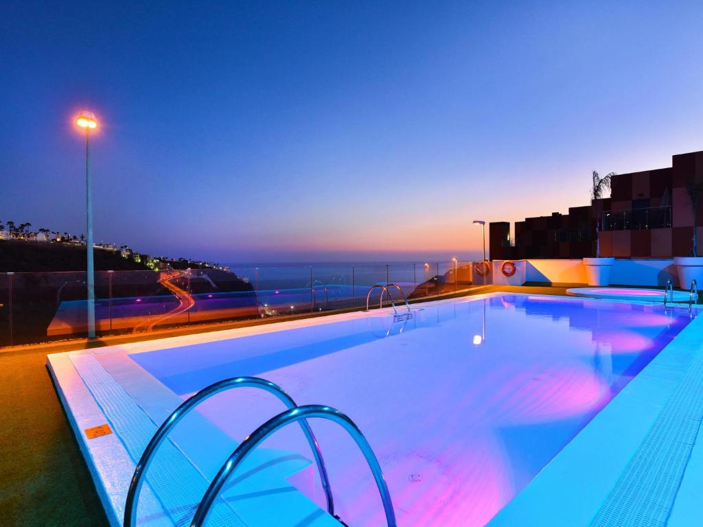 Penthouse Beyond Amadores photo 3