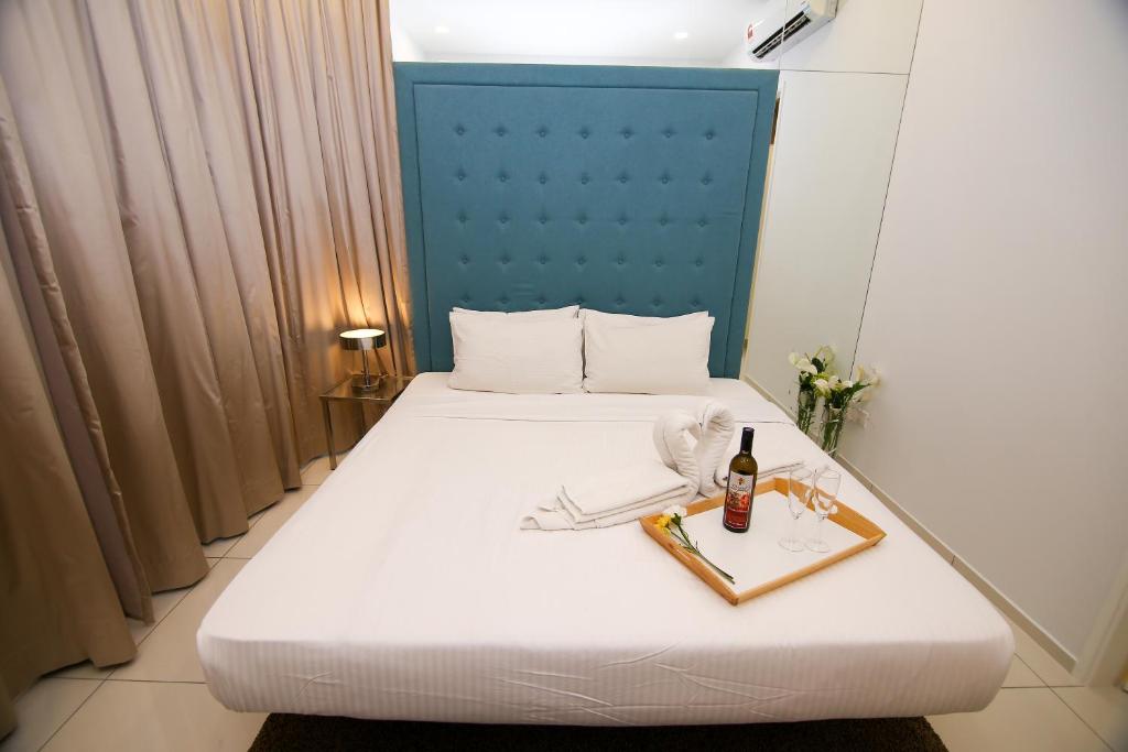 Сьюит (Представительский люкс с кроватью размера 