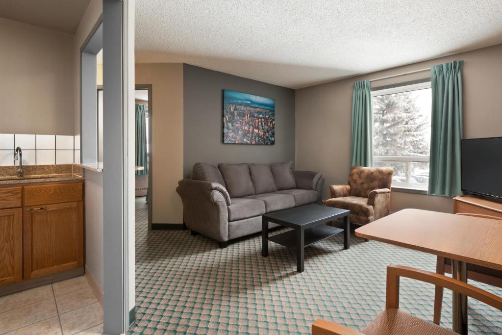 Travelodge by Wyndham Edmonton Airport photo 4