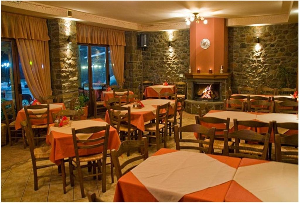 To Spiti tis Pareas photo 3