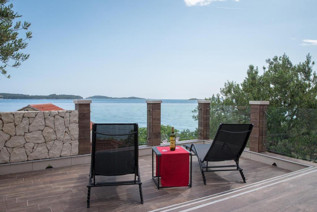Poseydon Beach Bungalow photo 4