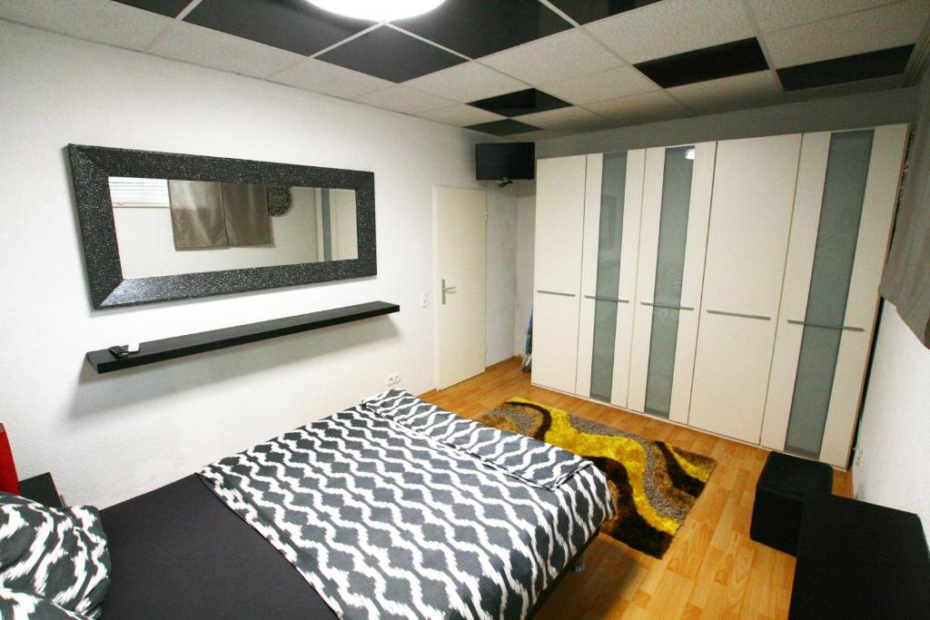 Designerwohnung in Schwarz und Weiß photo 3