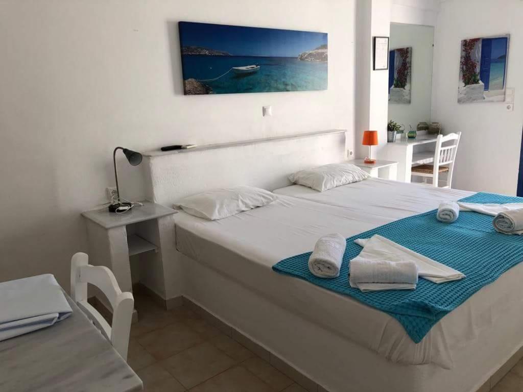 Marina's Studios Serifos photo 3