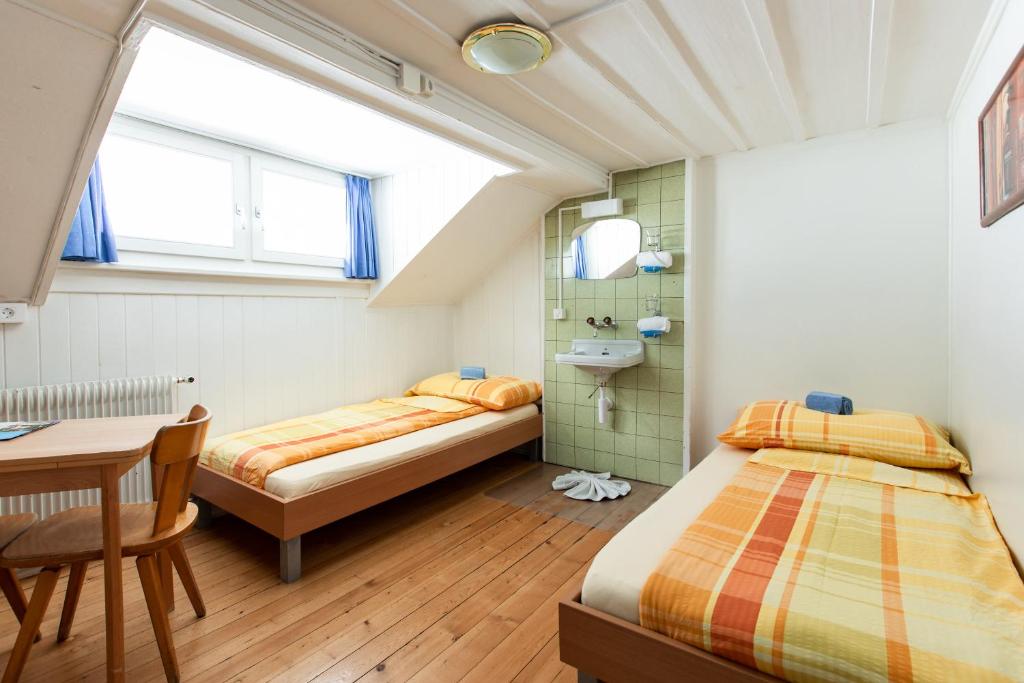 Happy Inn Lodge photo 1