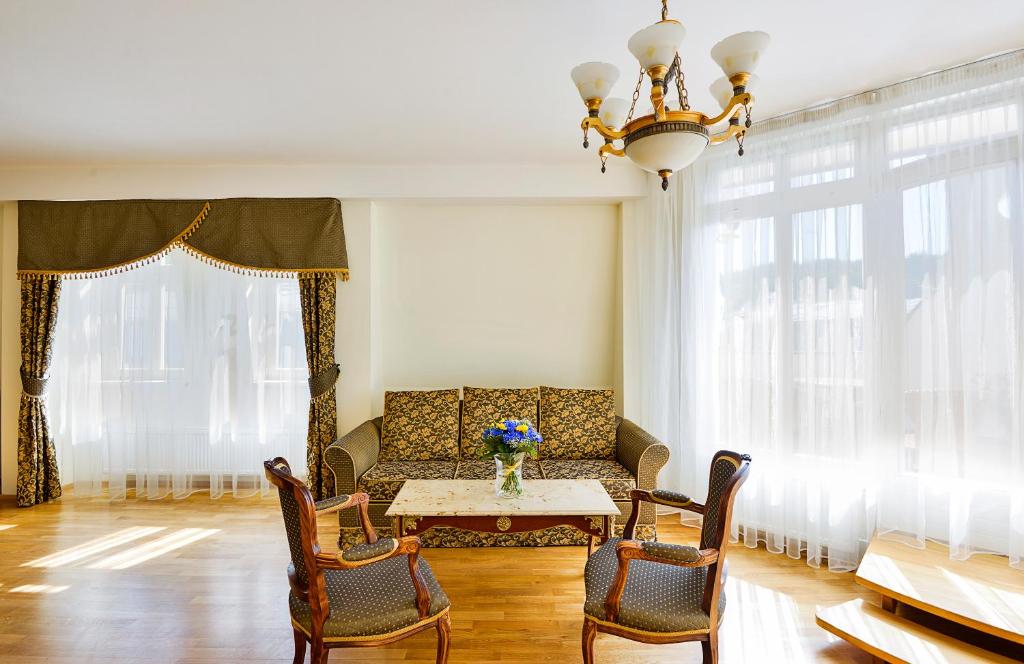 Boutique Hotel Romanza - Tap to explore photos