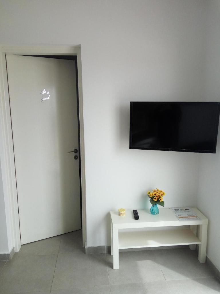 Elenapa Holiday Apartments photo 1